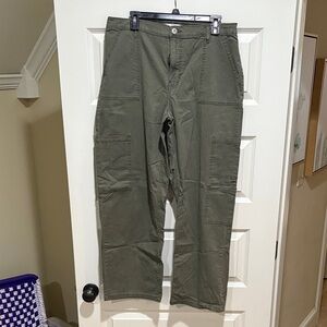 No Boundaries Army Green Cargo Pants